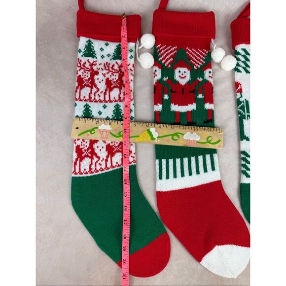 Vintage Knit Stocking Set of 4 Kitschy Patterns 1980s 1990s Christmas - Picture 4 of 8